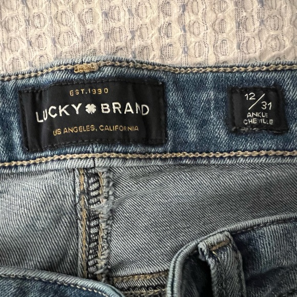 Lucky Brand Jeans - Picture 2 of 6
